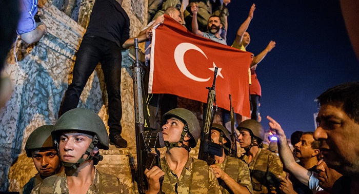 Türkiyənin Yunanıstandakı hərbi attaşeləri qaçıb